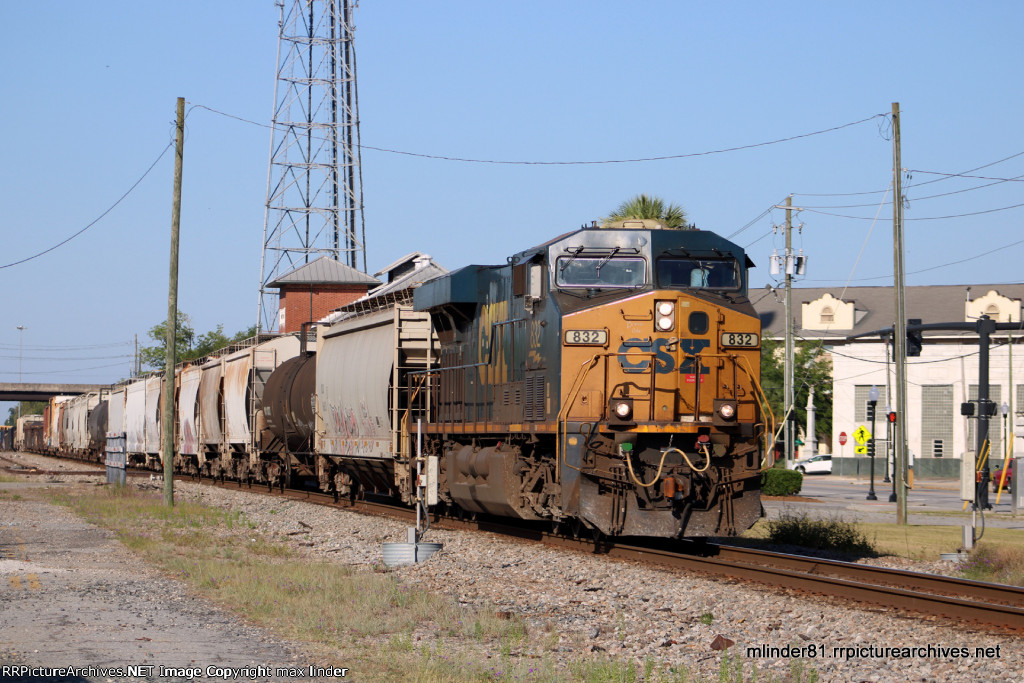 CSX 832